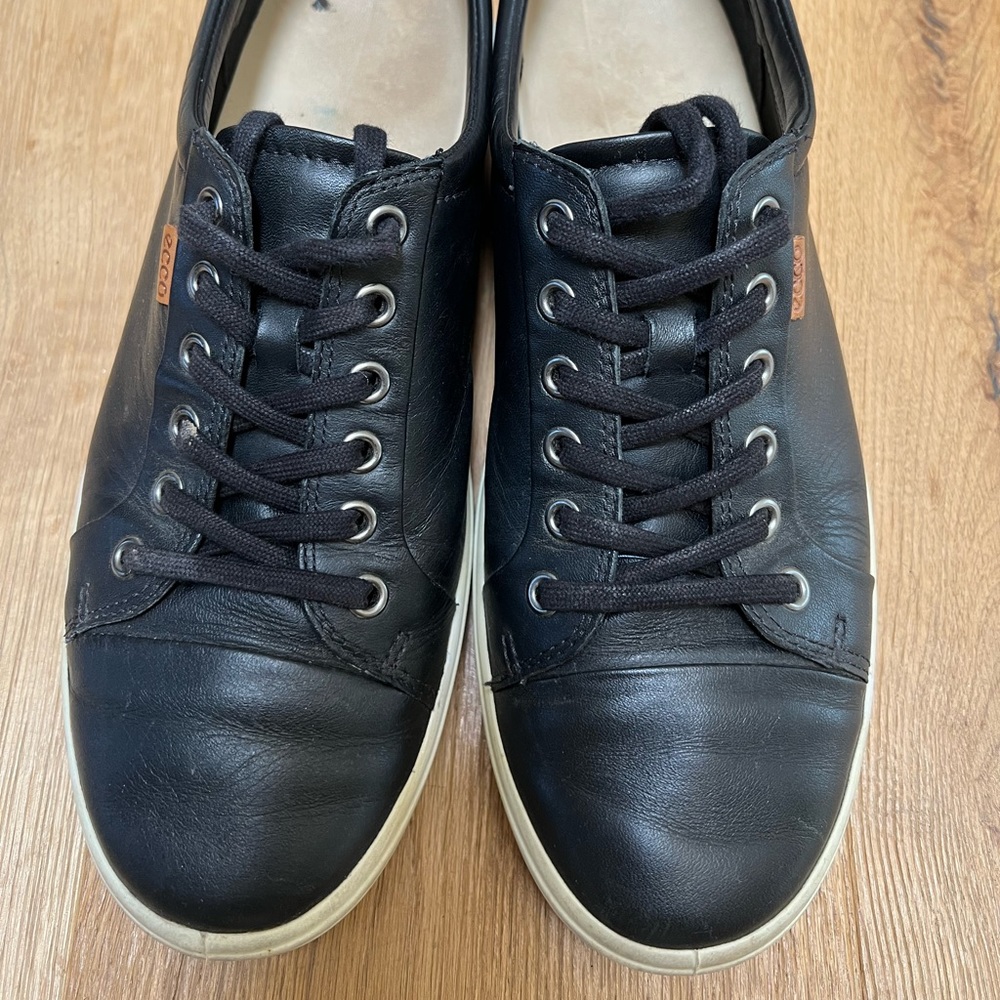 Ecco Black Leather sneakers